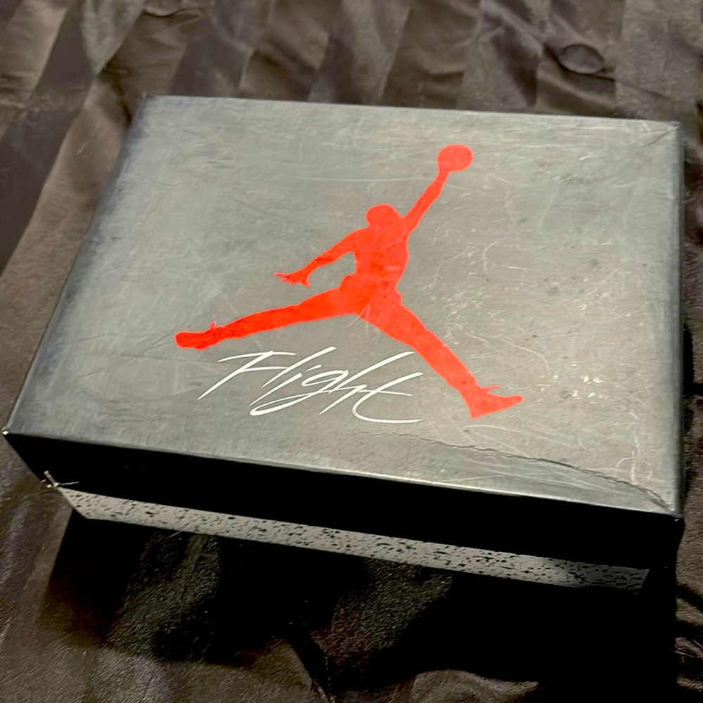 Air Jordan box